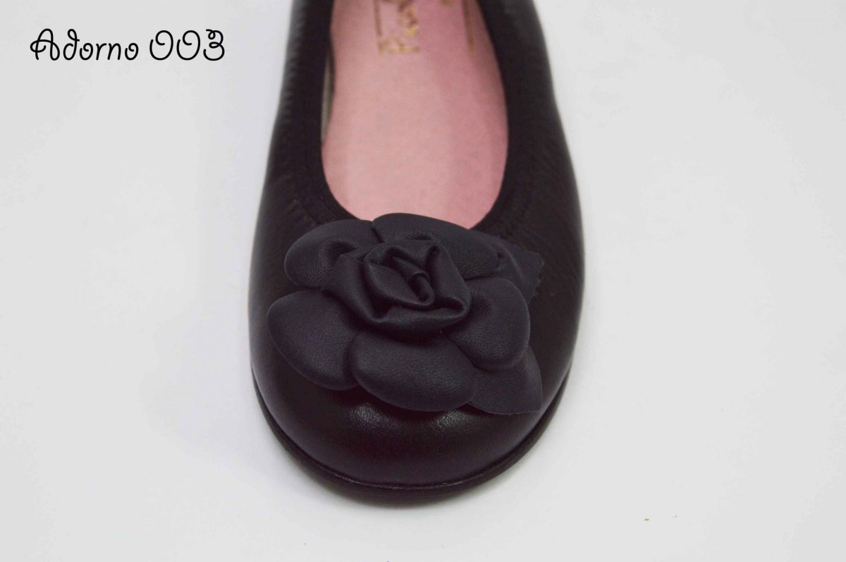 Adornos de piel en negro para zapatos - Imagen 4