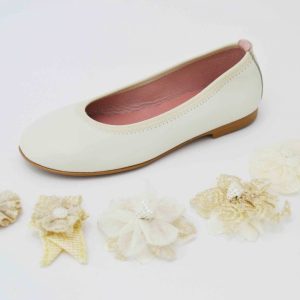 Bailarinas beige con adornos flor de tela