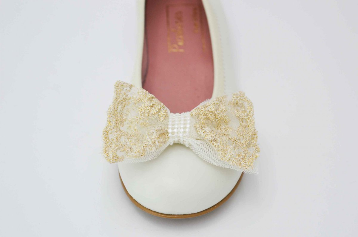 Bailarinas beige con adornos lazo de tela - Imagen 4