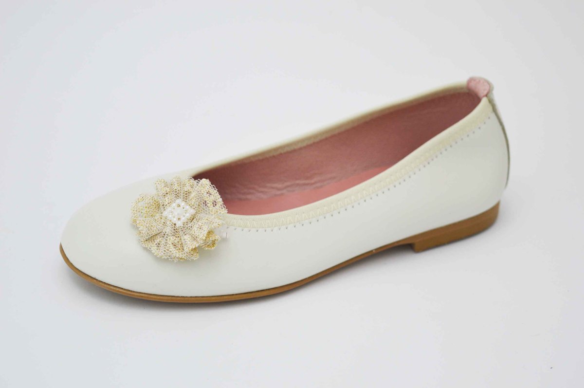 Bailarinas beige con adornos flor de tela - Imagen 6