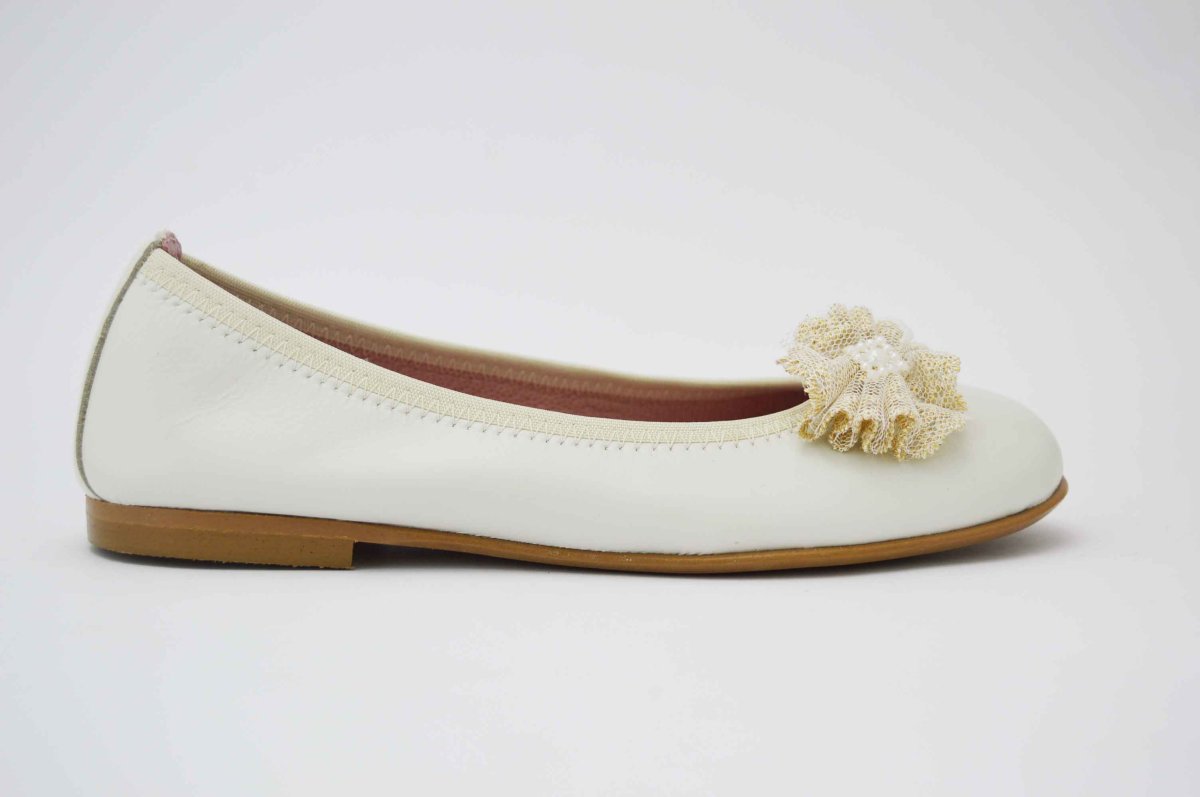 Bailarinas beige con adornos flor de tela - Imagen 7