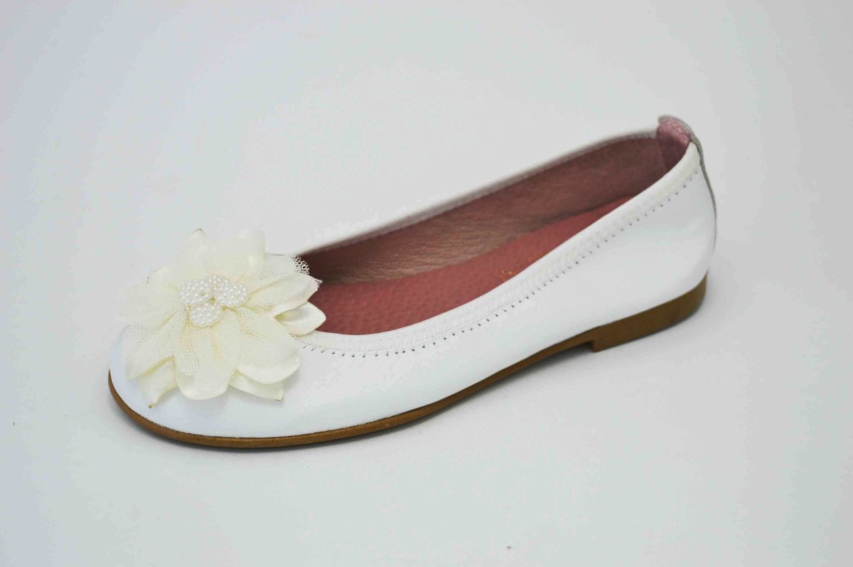Bailarinas blanco con adornos de tela niña - Imagen 6