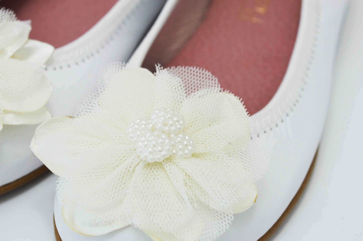 Bailarinas blanco con adornos de tela niña - Imagen 7