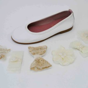 Bailarinas blanco con adornos de tela niña