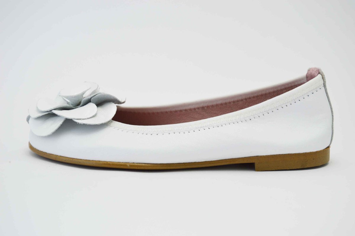 Bailarinas blanco con adornos flor - Imagen 4