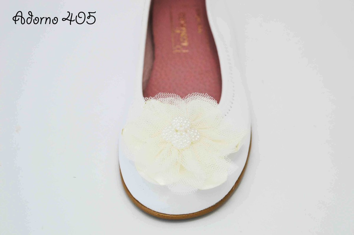 Bailarinas blanco con adornos de tela niña - Imagen 5
