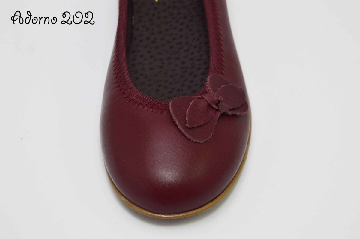 Adornos de piel en burdeos para zapatos - Imagen 5