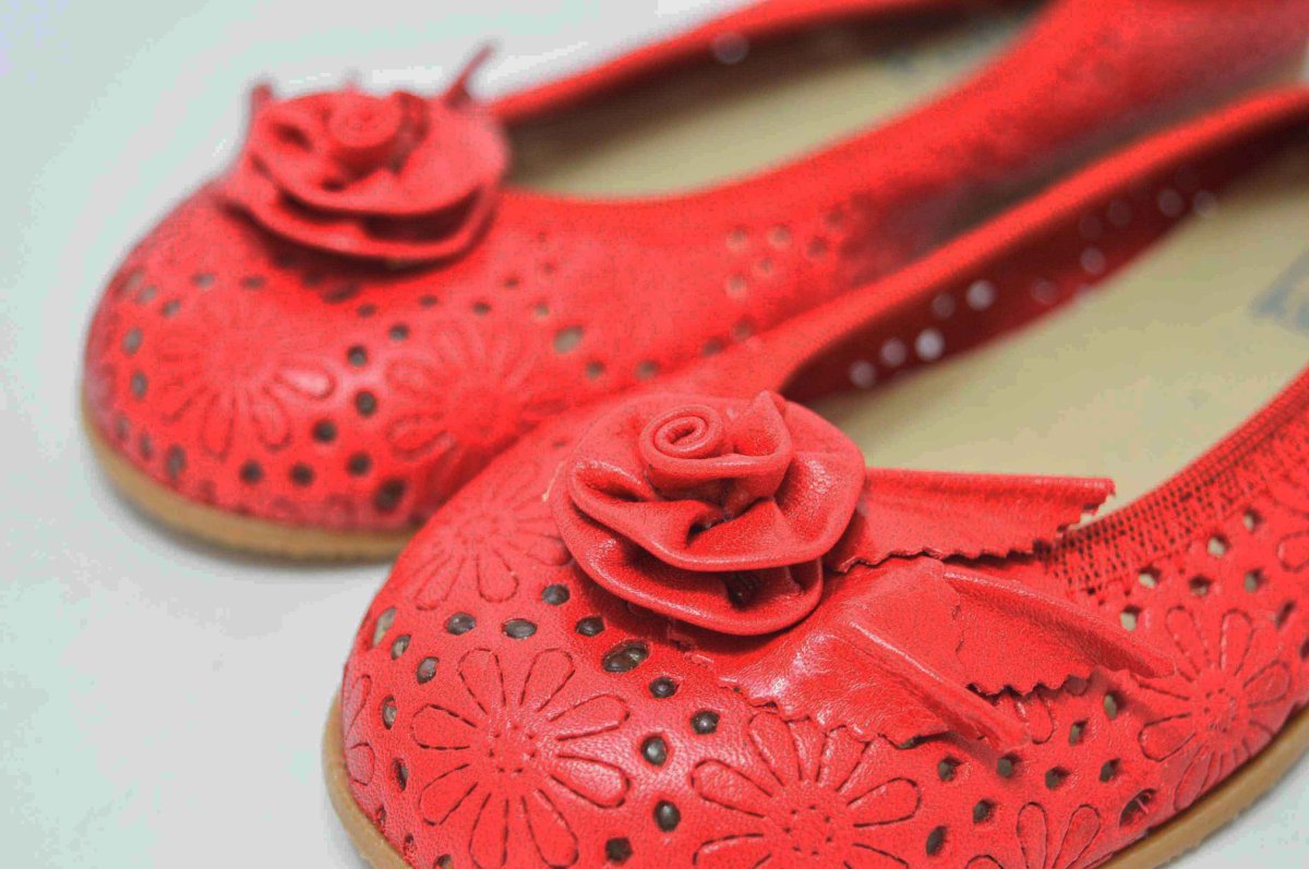 Bailarina calada roja con adorno - Imagen 9