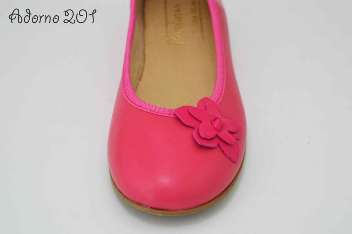 Adornos de piel en fuxia para zapatos - Imagen 7