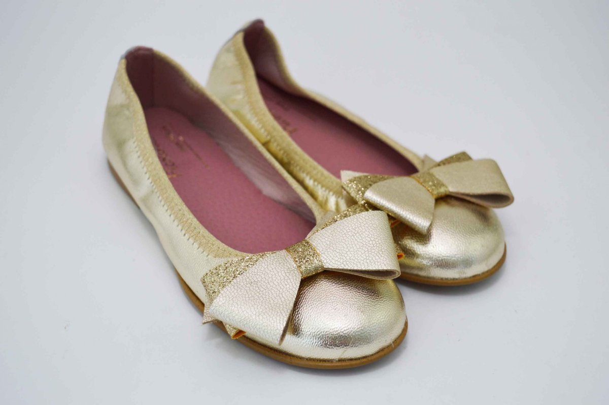 Bailarinas doradas con adornos lazo - Imagen 3