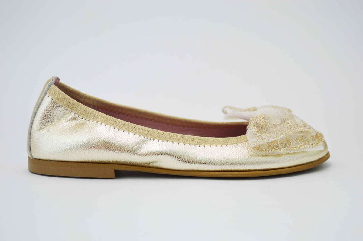 Bailarinas doradas con adornos de tela - Imagen 4