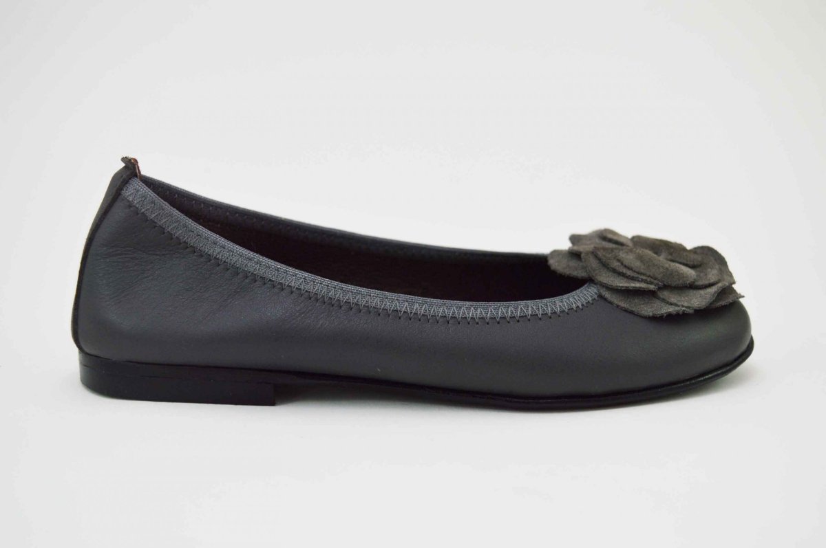 Bailarinas gris con adornos - Imagen 3
