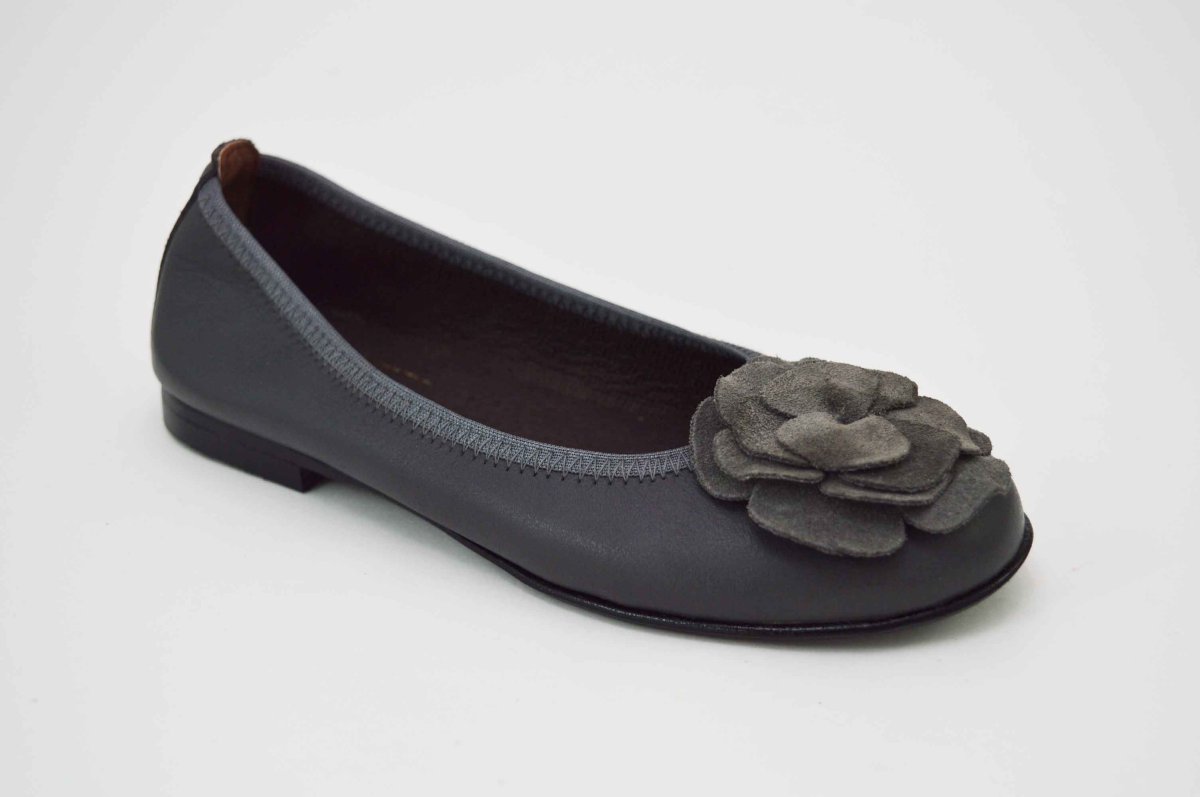 Bailarinas gris con adornos - Imagen 6