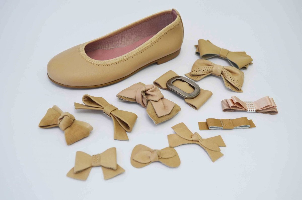 Bailarinas camel con adornos lazos - Imagen 2