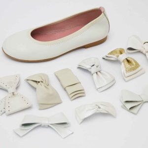 Bailarinas beige con adornos lazo