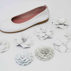 Bailarinas blanco con adornos flor