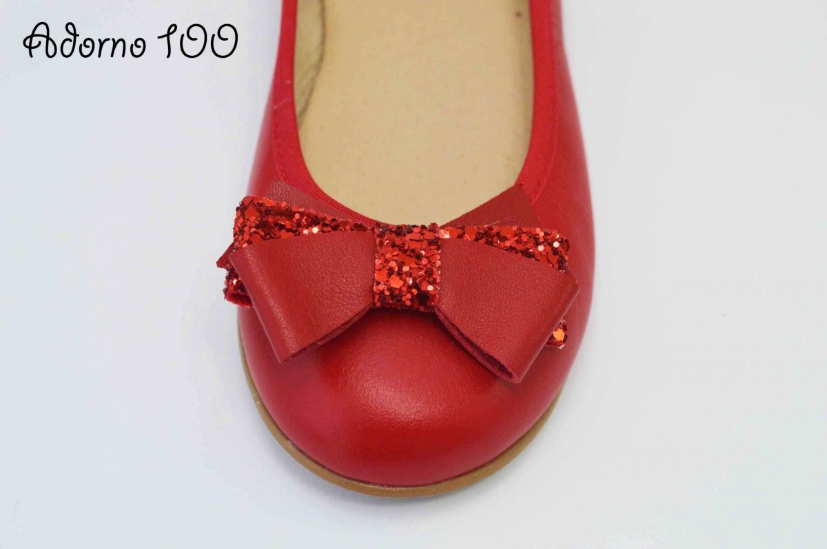 Adornos lazo de piel en rojo para zapatos - Imagen 4