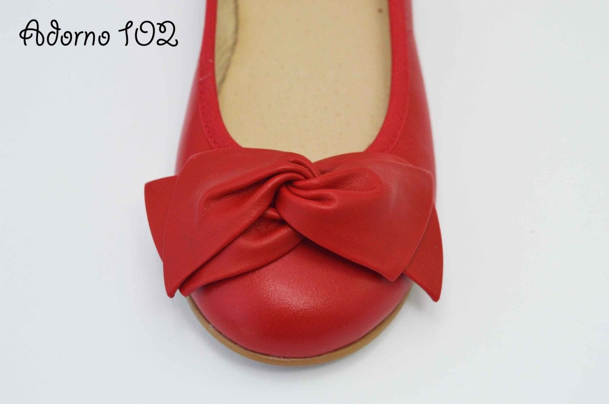 Adornos lazo de piel en rojo para zapatos - Imagen 6
