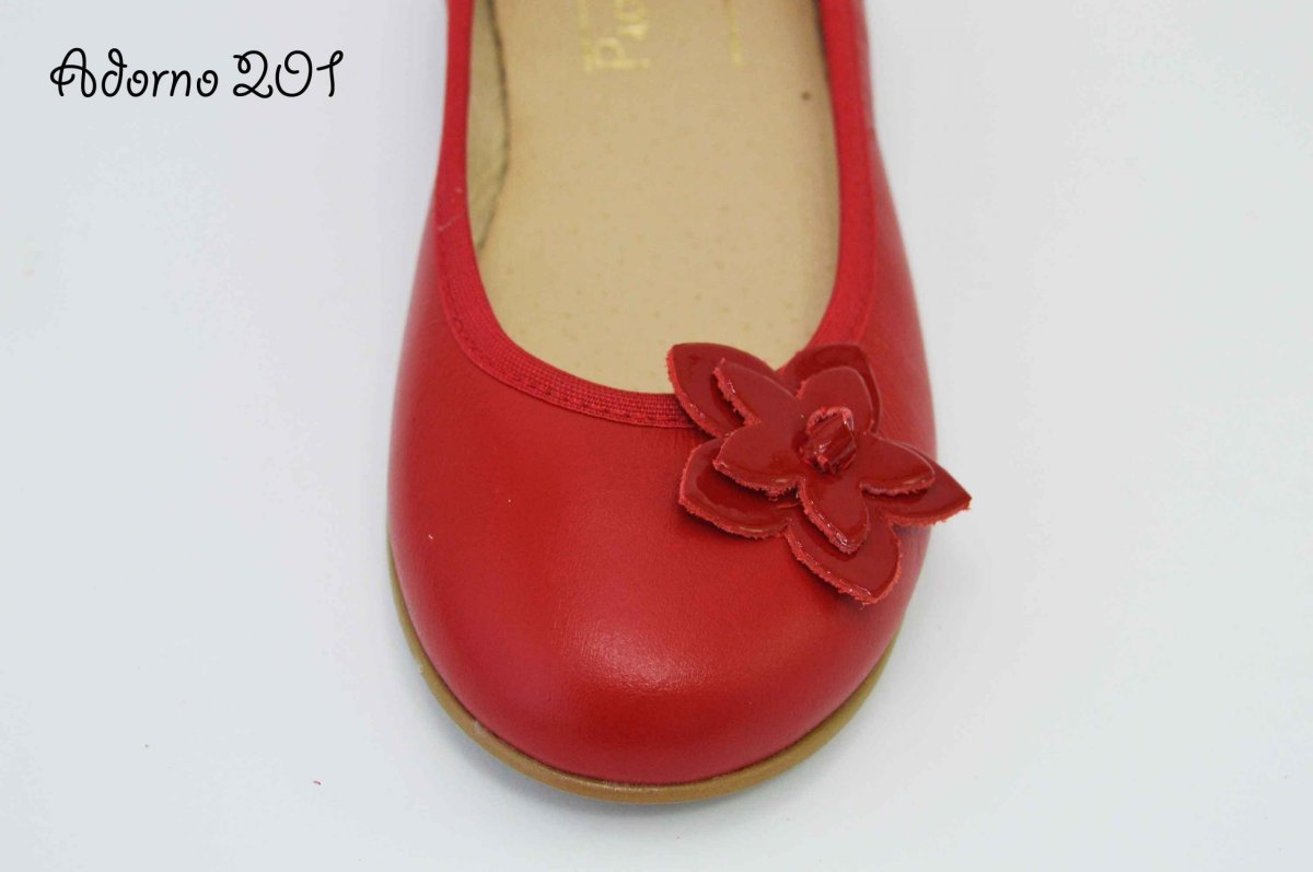 Adornos flor de piel en rojo para zapatos - Imagen 3