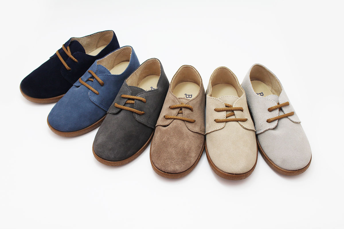 Zapatos serraje cordones flexibles niños
