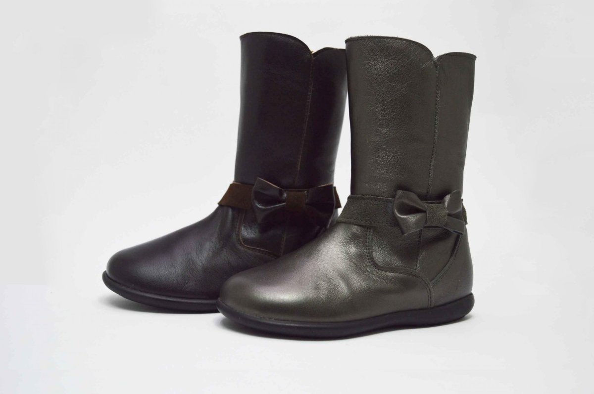 Bota alta lazo niña