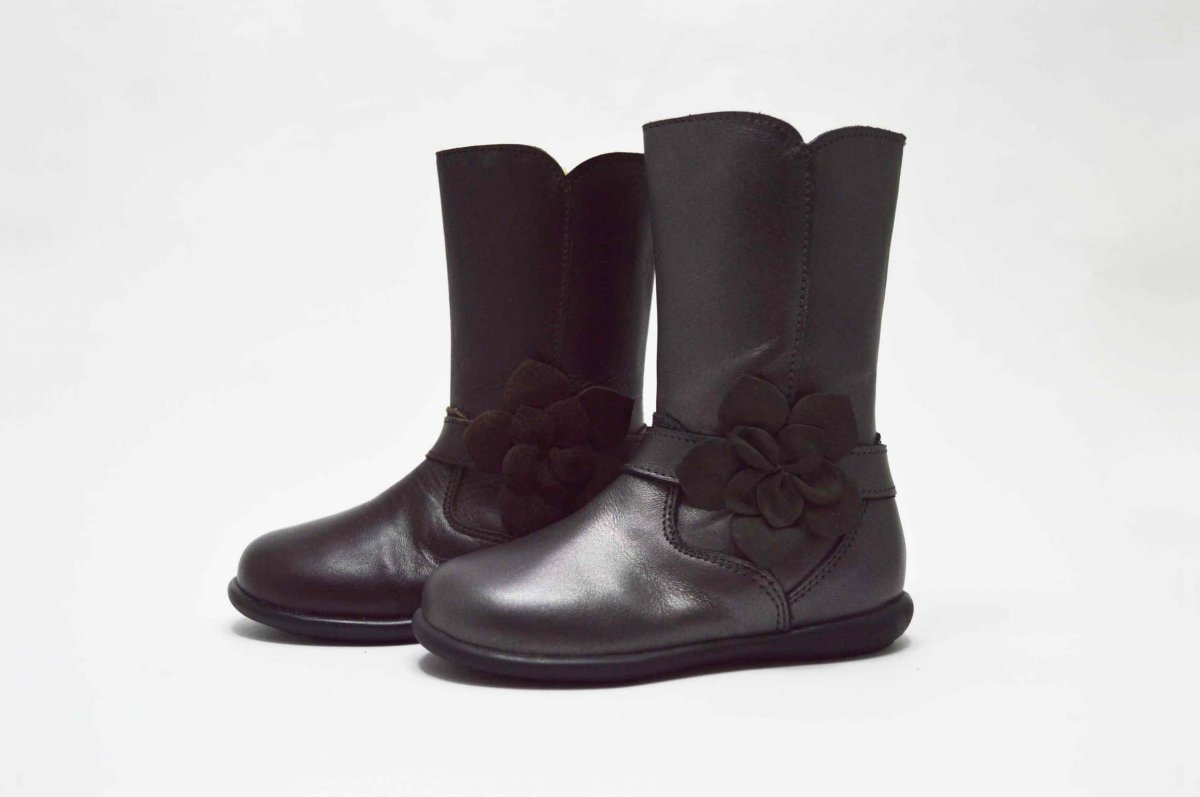 Bota alta flor niña