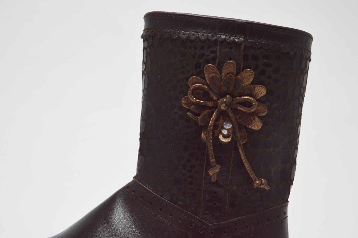 Bota alta piel serpiente flor niña - Imagen 4