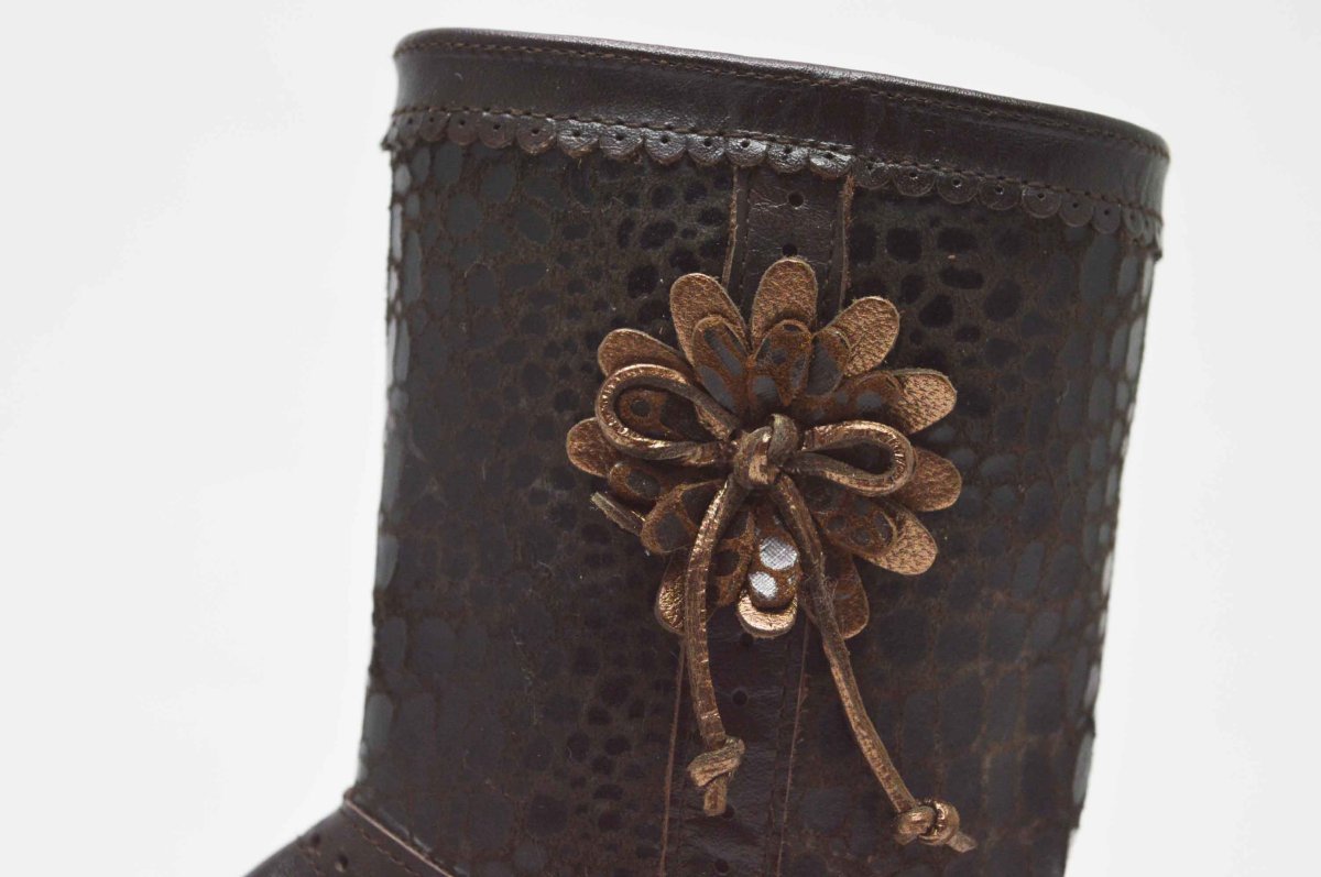 Bota alta piel serpiente flor niña - Imagen 5