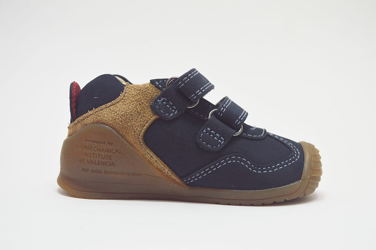 Bota azul combinada con camel niño Biomecanics - Imagen 4