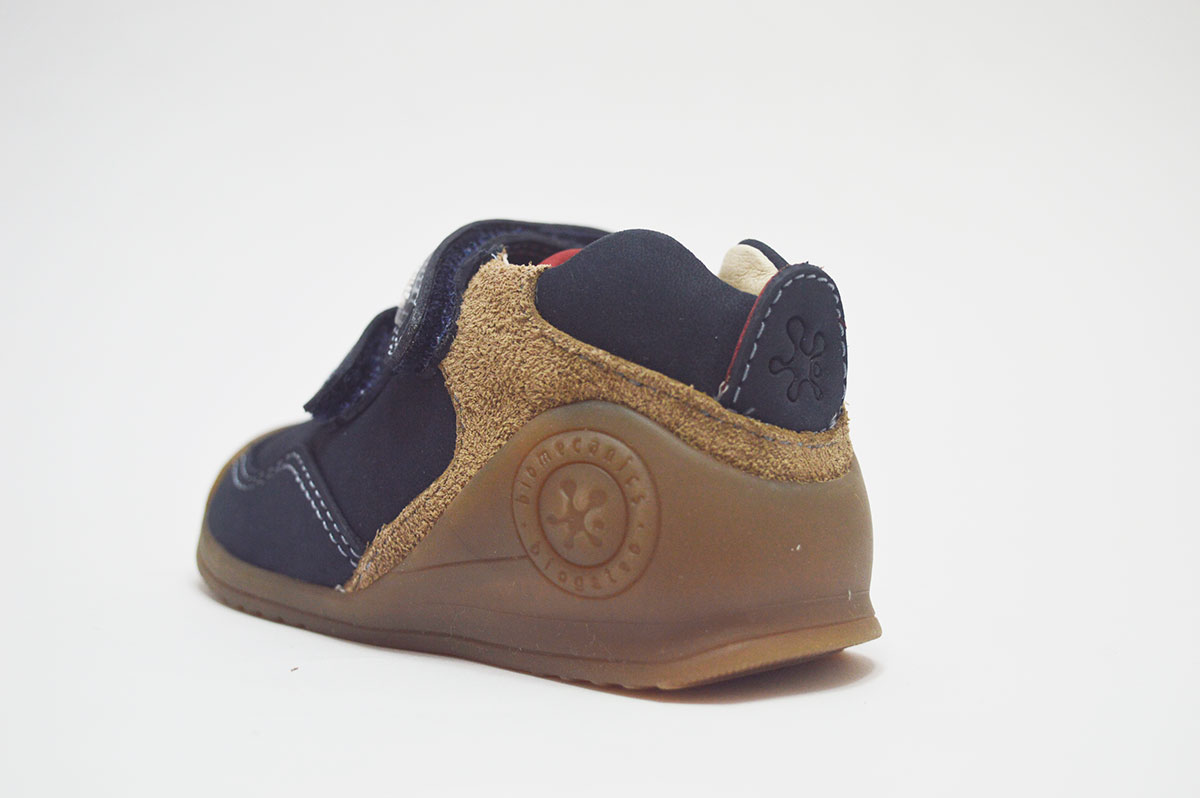 Bota azul combinada con camel niño Biomecanics - Imagen 7