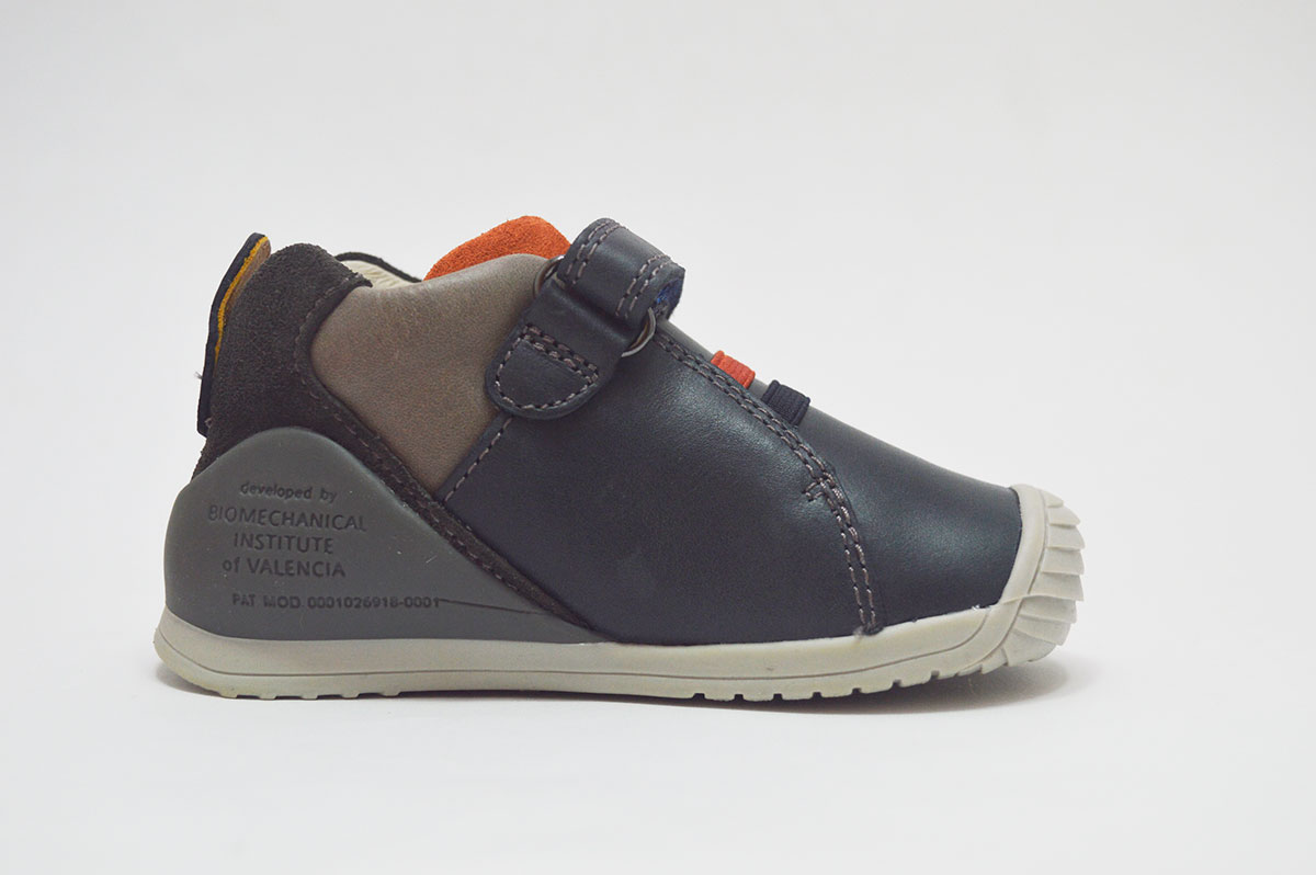 Bota tipo deportiva azul con naranja niño Biomecanics - Imagen 3