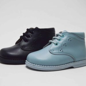 Botita cordones piel