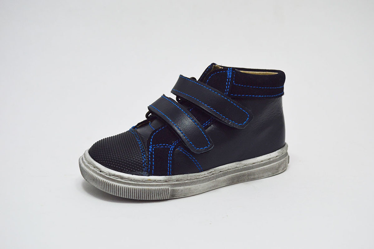 Bota puntera reforzada azul niño