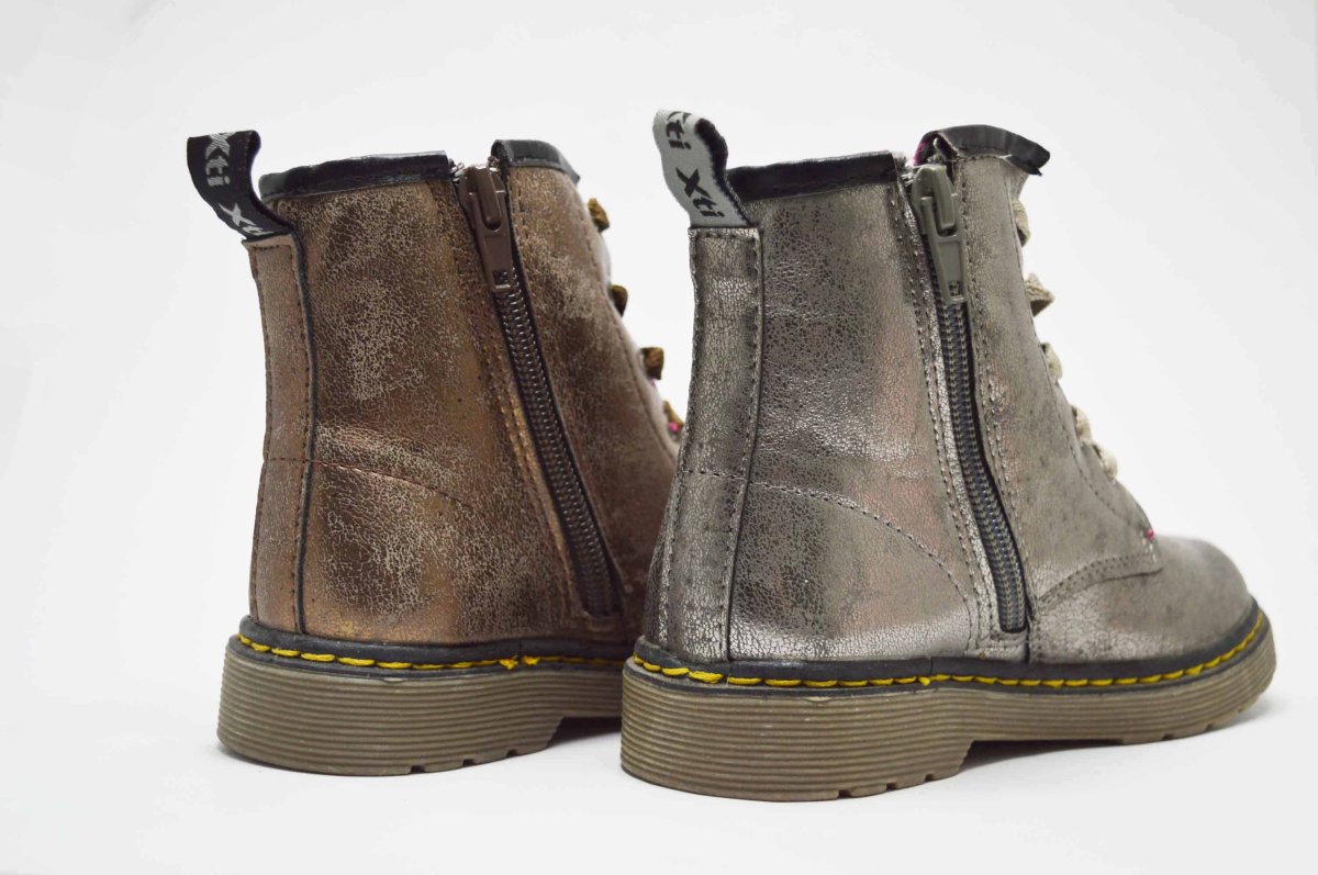 Botas estilo militar tonos metalizados niña - Imagen 9