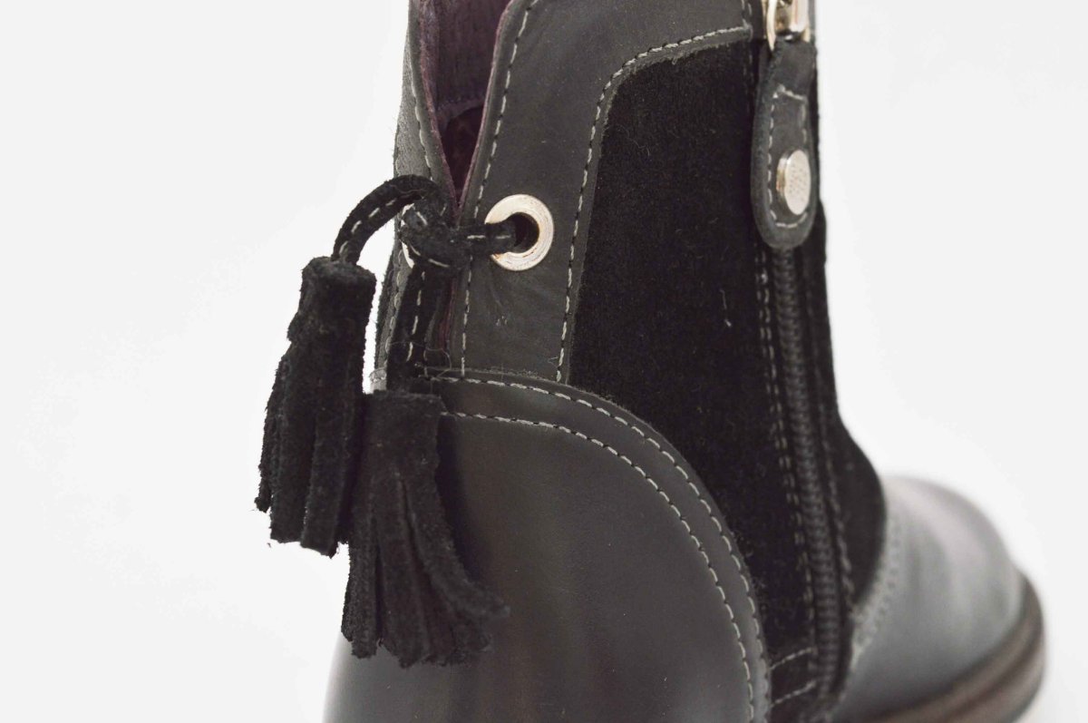 Botín negro borlas niña - Imagen 6