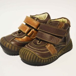 Bota deportiva niño