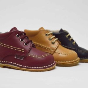 Botita cordones pespuntes niños