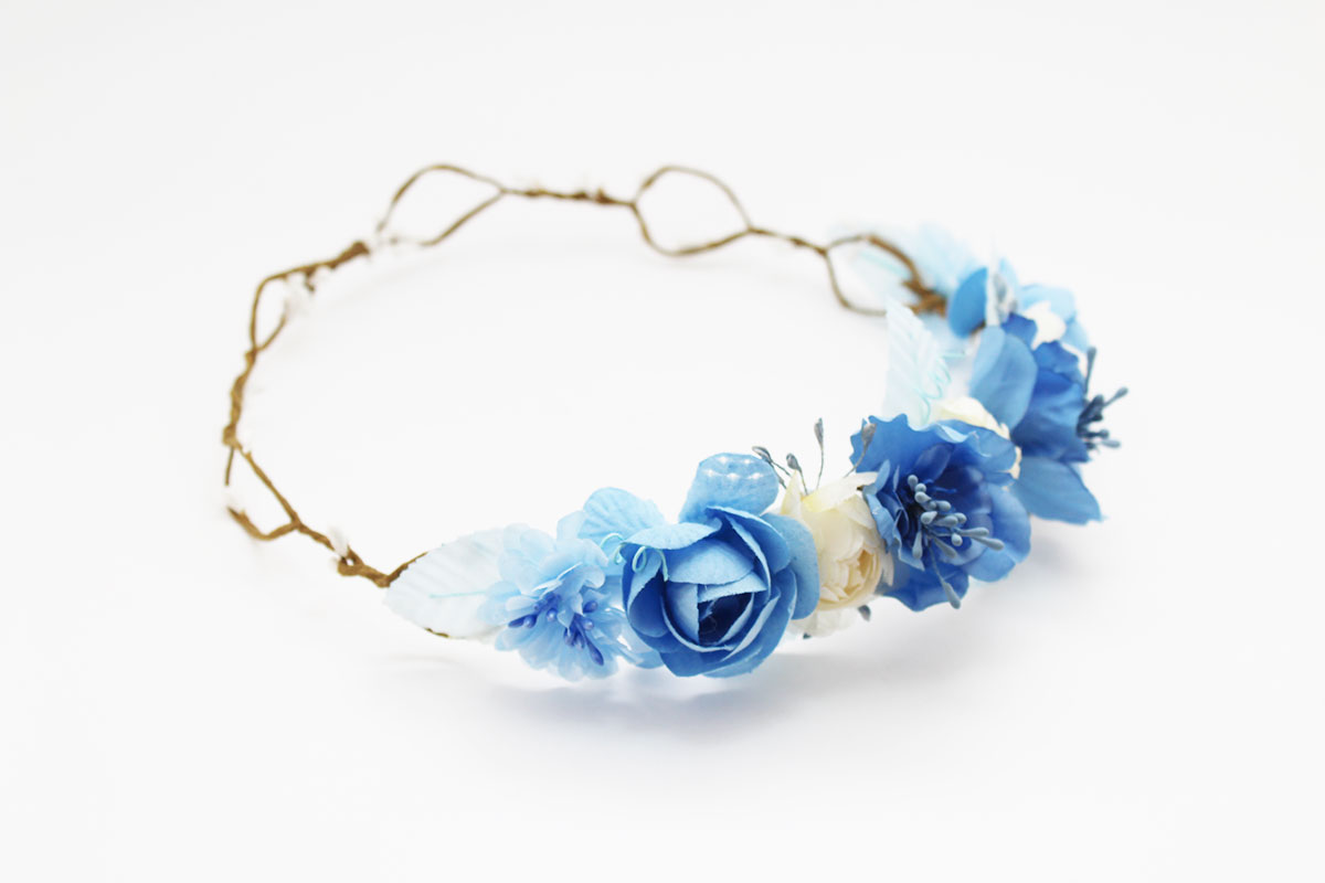 Corona ceremonia niña azul celeste beige - Imagen 4