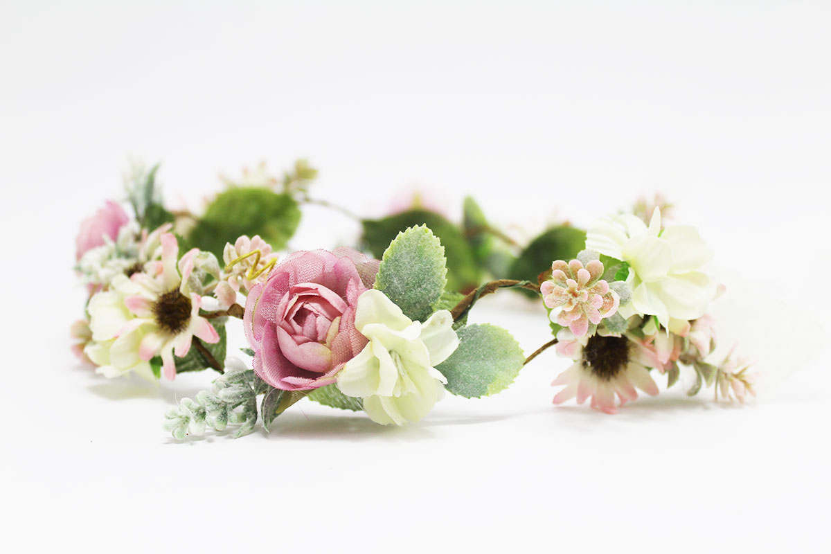 Coronas de margaritas rosas y beige comuniones - Imagen 5