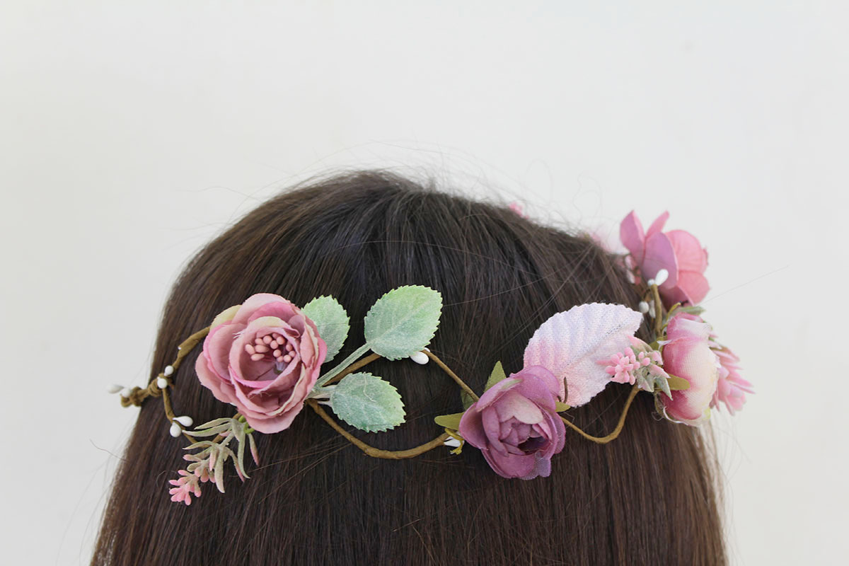 Coronas de flores tonos rosa para ceremonia - Imagen 5