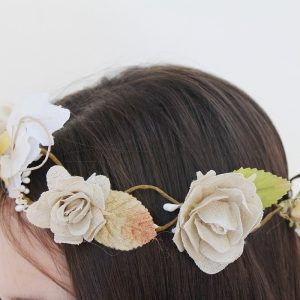 Coronas de flores beige para ceremonia