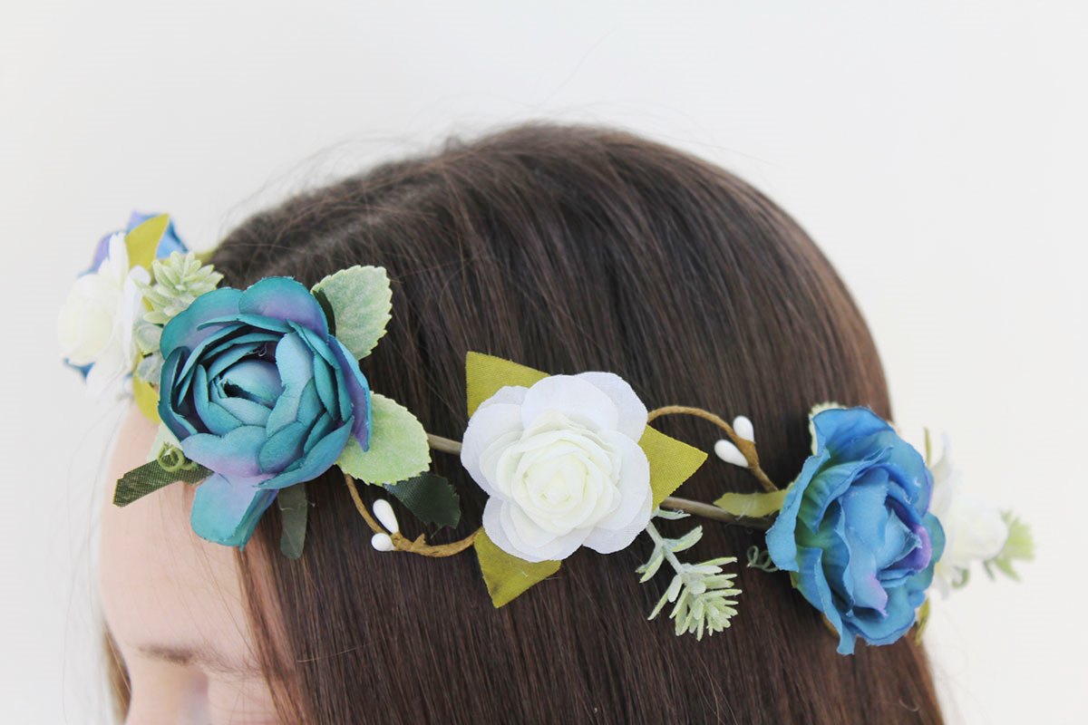 Coronas de flores azules para ceremonia - Imagen 4