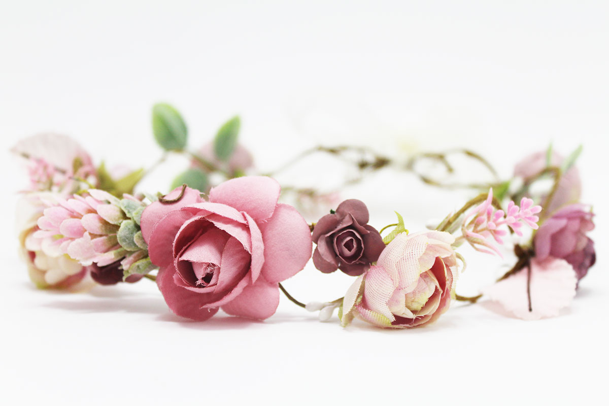 Corona de flores rosas para comunión - Imagen 5