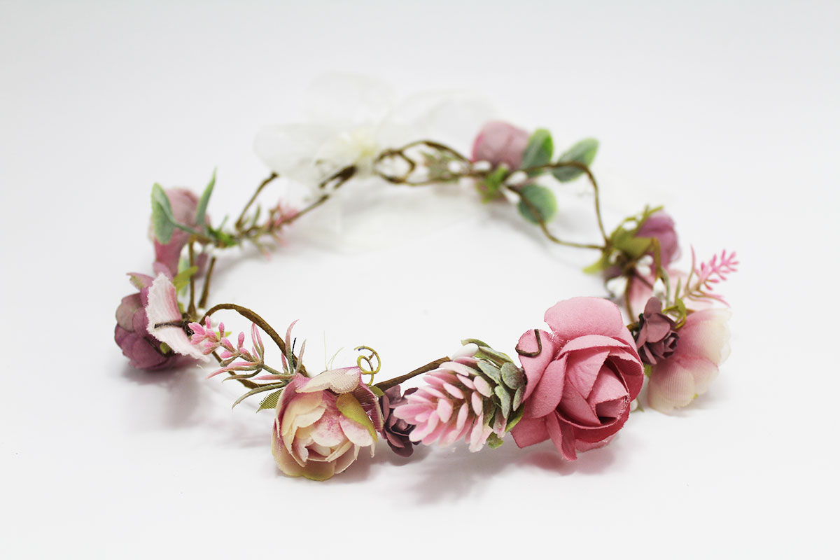 Corona de flores rosas para comunión - Imagen 9