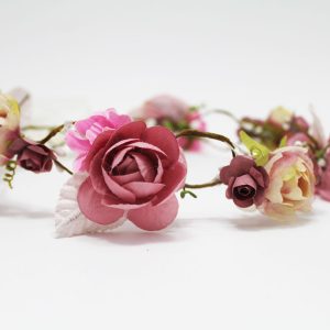 Coronas de flores color rosa para ceremonia