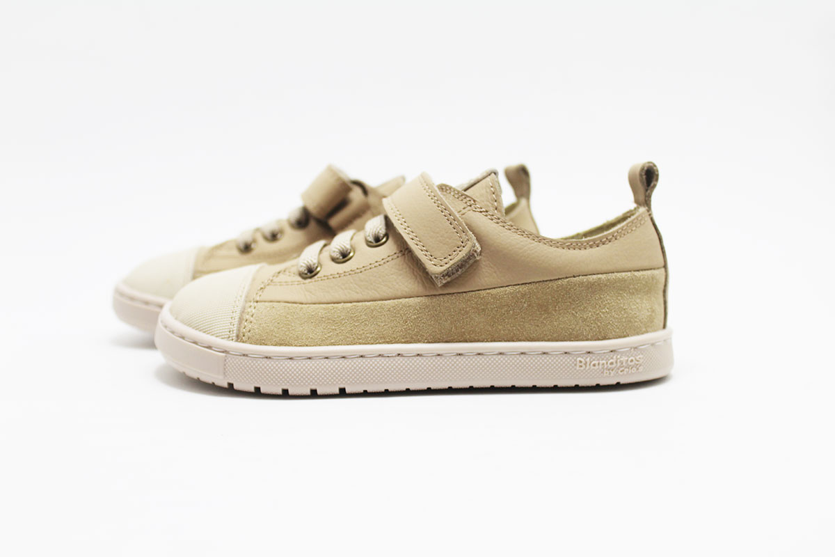 Deportivos Ancla beige cordones elásticos Blanditos - Imagen 9