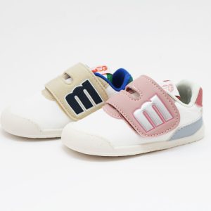 Zapatilla deportiva respetuosas colores Mustang