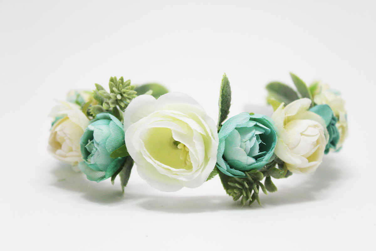 Diadema flores verde menta beige niña ceremonia - Imagen 7