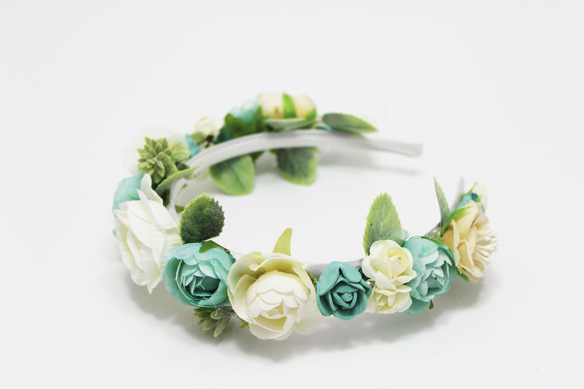 Diadema flores verde menta beige niña ceremonia - Imagen 2