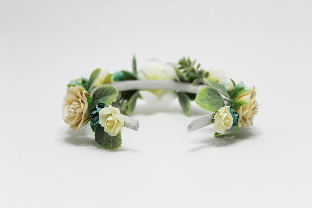 Diadema flores verde menta beige niña ceremonia - Imagen 6